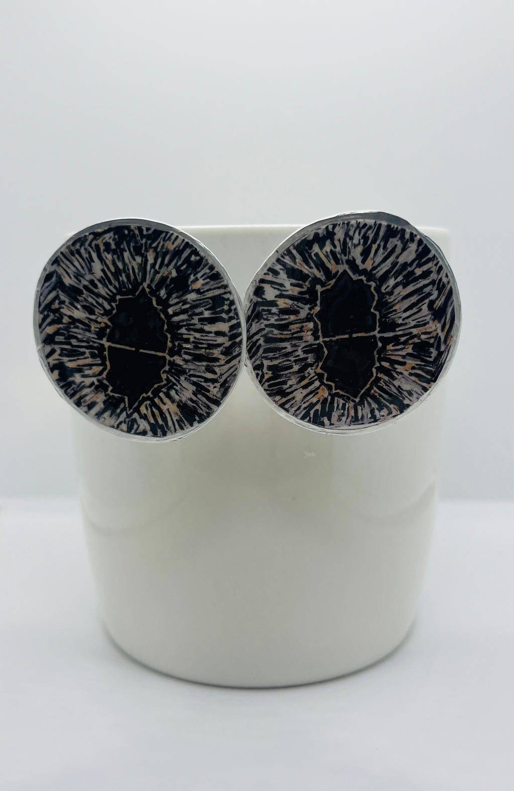 Iris Stud